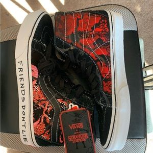 Men’s stranger thing vans